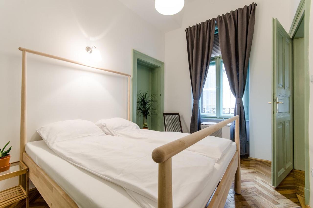B63 2 Bedroom Apartment In Heart Of City Budapest Luaran gambar