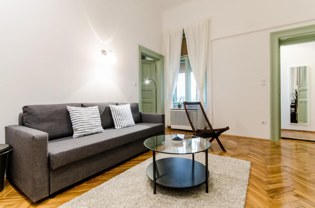 B63 2 Bedroom Apartment In Heart Of City Budapest Luaran gambar