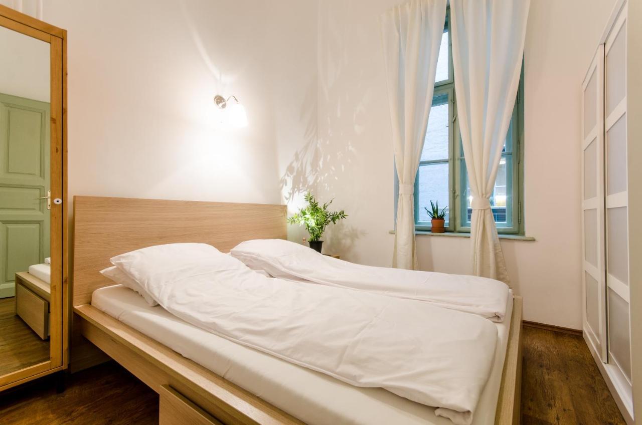 B63 2 Bedroom Apartment In Heart Of City Budapest Luaran gambar